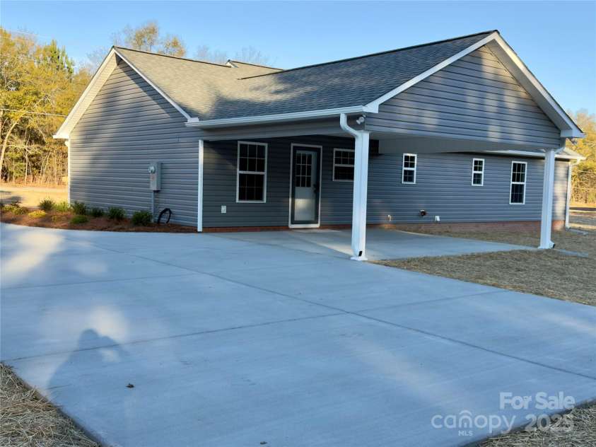 6244 Kershaw Camden Highway, Kershaw, SC 29067.  MLS# CAR4329251, YatesRealty ID 633. 