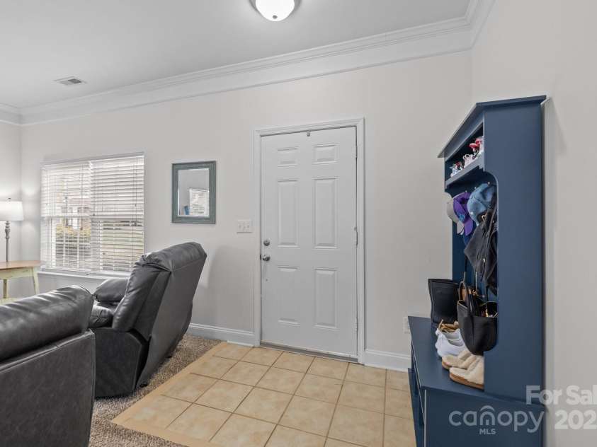 6627 Latherton Lane, Charlotte, NC 28278.  MLS# CAR4239167, YatesRealty ID 6330. 