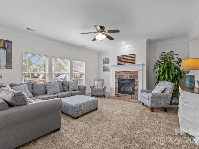 6627 Latherton Lane, Charlotte, NC 28278.  MLS# CAR4239167, YatesRealty ID 6330. 
