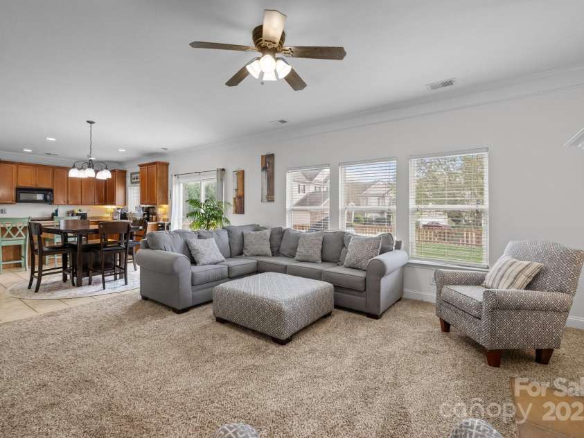 6627 Latherton Lane, Charlotte, NC 28278.  MLS# CAR4239167, YatesRealty ID 6330. 