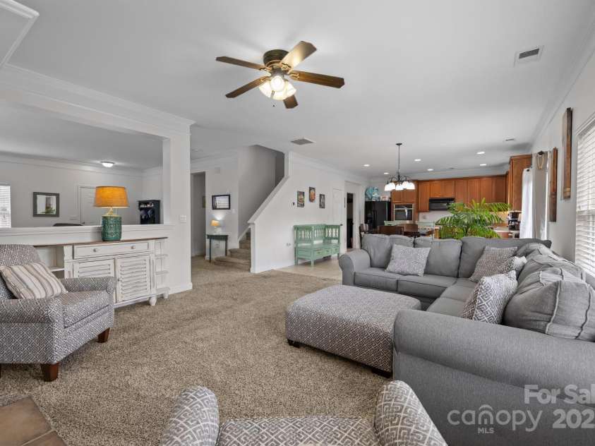 6627 Latherton Lane, Charlotte, NC 28278.  MLS# CAR4239167, YatesRealty ID 6330. 