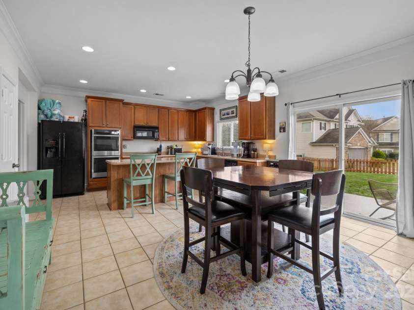6627 Latherton Lane, Charlotte, NC 28278.  MLS# CAR4239167, YatesRealty ID 6330. 
