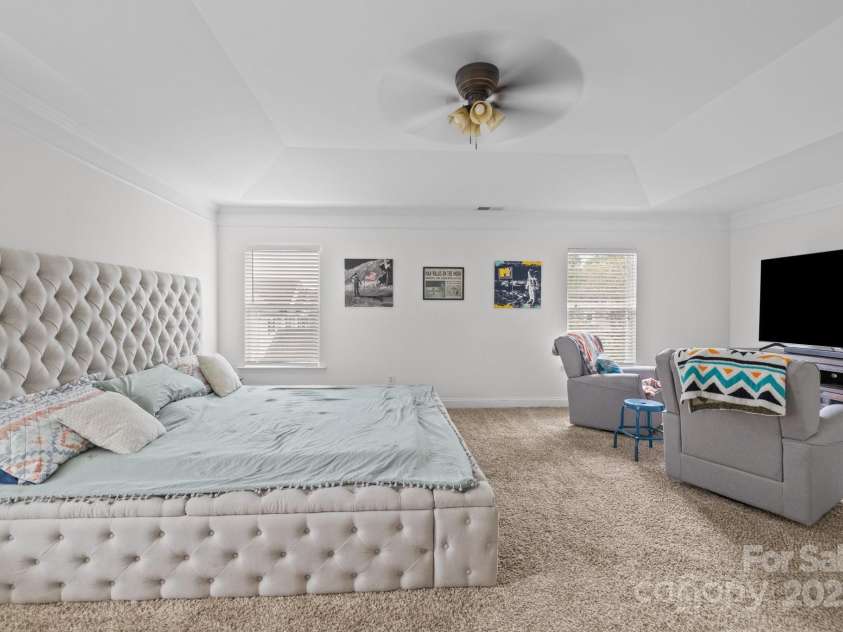 6627 Latherton Lane, Charlotte, NC 28278.  MLS# CAR4239167, YatesRealty ID 6330. 
