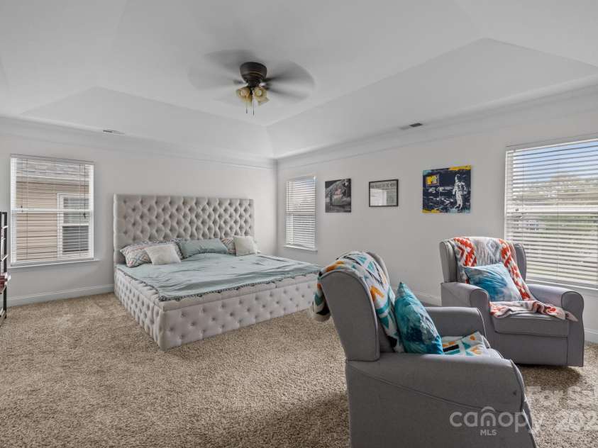 6627 Latherton Lane, Charlotte, NC 28278.  MLS# CAR4239167, YatesRealty ID 6330. 