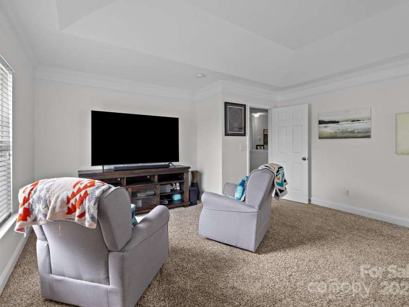 6627 Latherton Lane, Charlotte, NC 28278.  MLS# CAR4239167, YatesRealty ID 6330. 