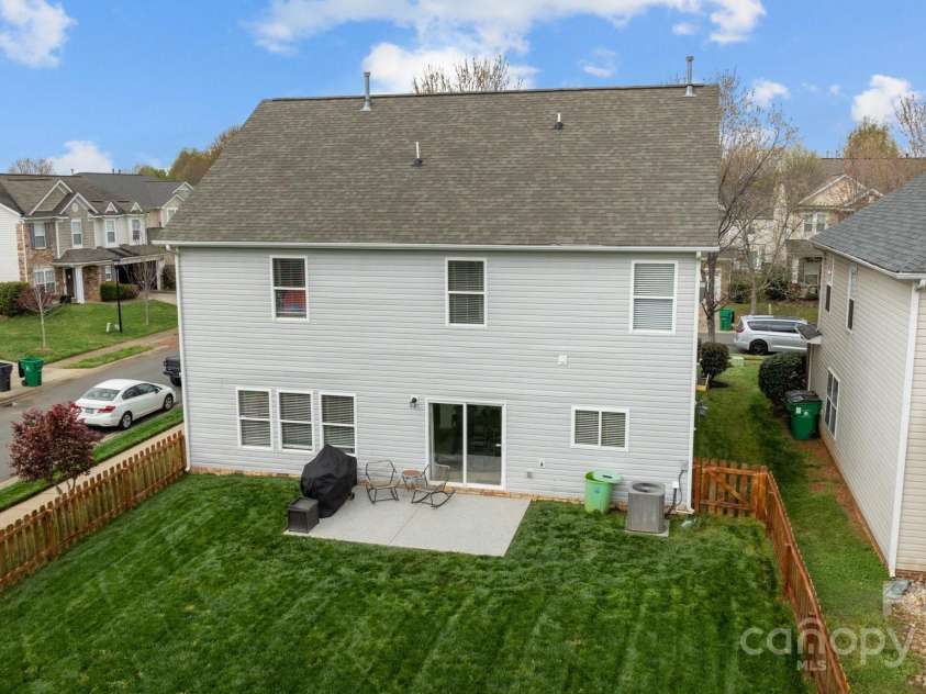 6627 Latherton Lane, Charlotte, NC 28278.  MLS# CAR4239167, YatesRealty ID 6330. 