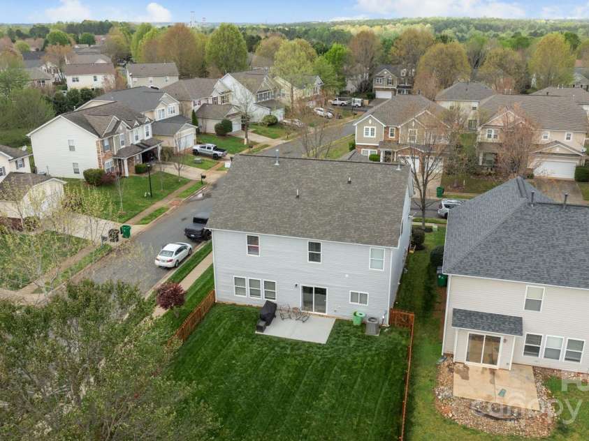 6627 Latherton Lane, Charlotte, NC 28278.  MLS# CAR4239167, YatesRealty ID 6330. 