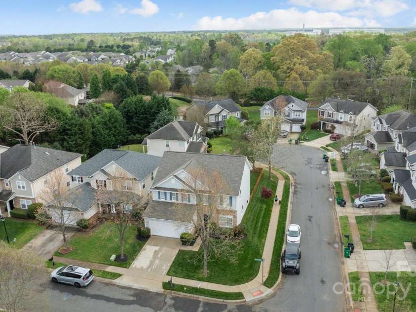 6627 Latherton Lane, Charlotte, NC 28278.  MLS# CAR4239167, YatesRealty ID 6330. 