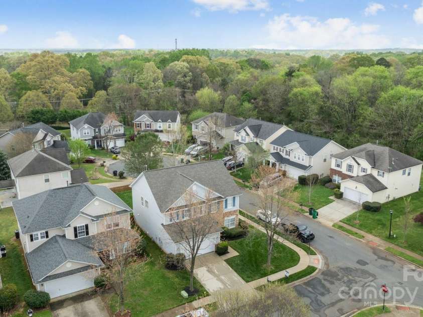 6627 Latherton Lane, Charlotte, NC 28278.  MLS# CAR4239167, YatesRealty ID 6330. 