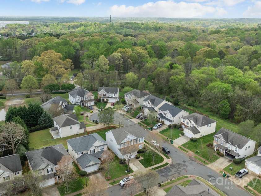 6627 Latherton Lane, Charlotte, NC 28278.  MLS# CAR4239167, YatesRealty ID 6330. 