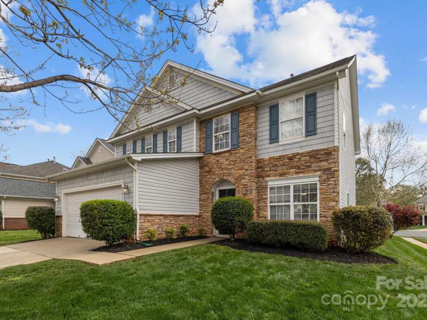 6627 Latherton Lane, Charlotte, NC 28278.  MLS# CAR4239167, YatesRealty ID 6330. 