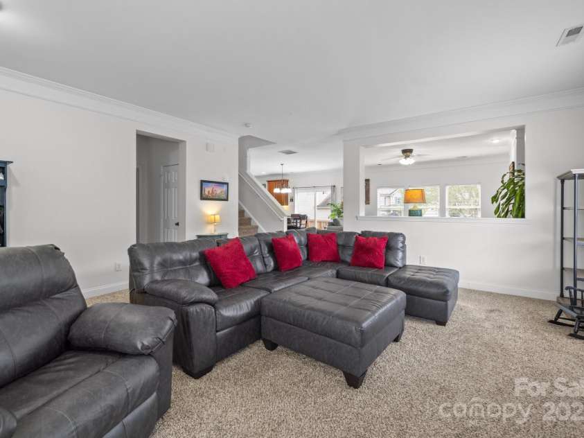 6627 Latherton Lane, Charlotte, NC 28278.  MLS# CAR4239167, YatesRealty ID 6330. 