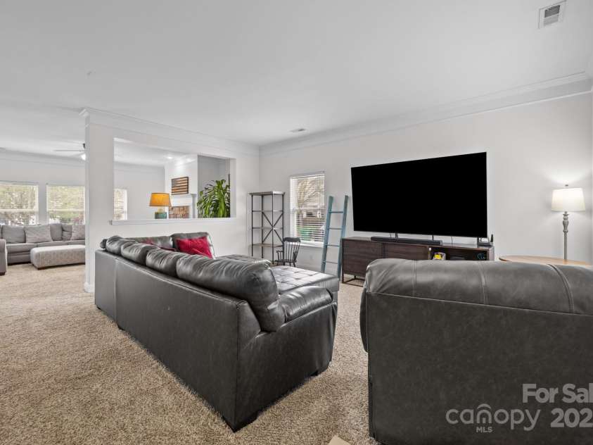 6627 Latherton Lane, Charlotte, NC 28278.  MLS# CAR4239167, YatesRealty ID 6330. 