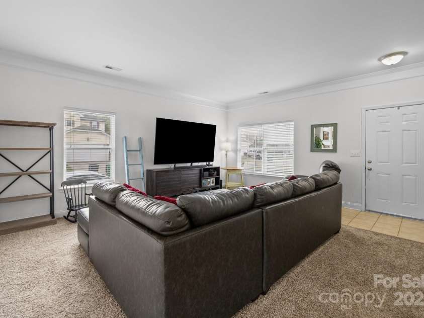 6627 Latherton Lane, Charlotte, NC 28278.  MLS# CAR4239167, YatesRealty ID 6330. 