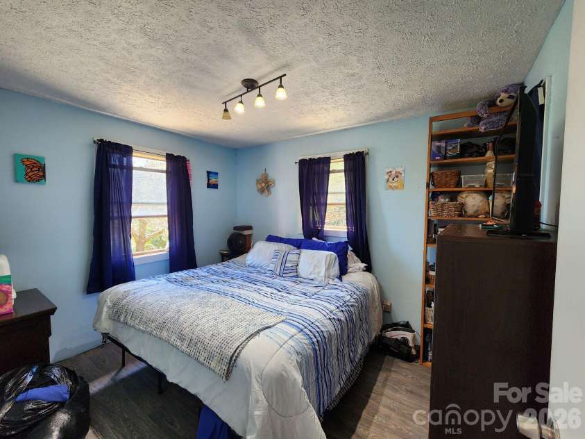 41 Gunches Dirt Road, Candler, NC 28715.  MLS# CAR4337380, YatesRealty ID 6331. 