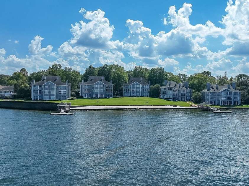 504 Lake Club Drive, Rock Hill, SC 29732.  MLS# CAR4235817, YatesRealty ID 6331. 