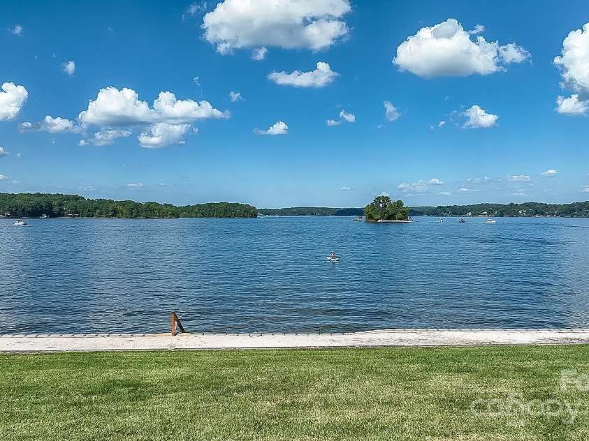 504 Lake Club Drive, Rock Hill, SC 29732.  MLS# CAR4235817, YatesRealty ID 6331. 