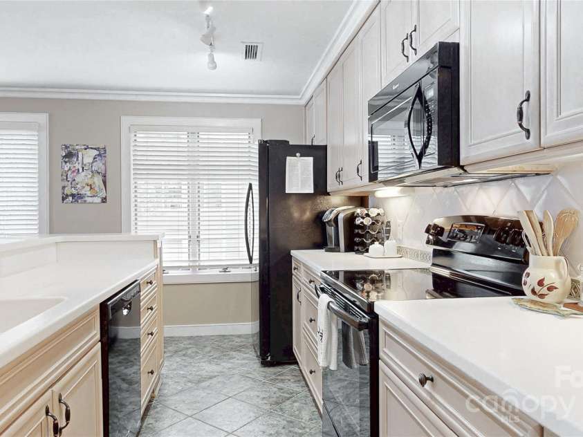 504 Lake Club Drive, Rock Hill, SC 29732.  MLS# CAR4235817, YatesRealty ID 6331. 