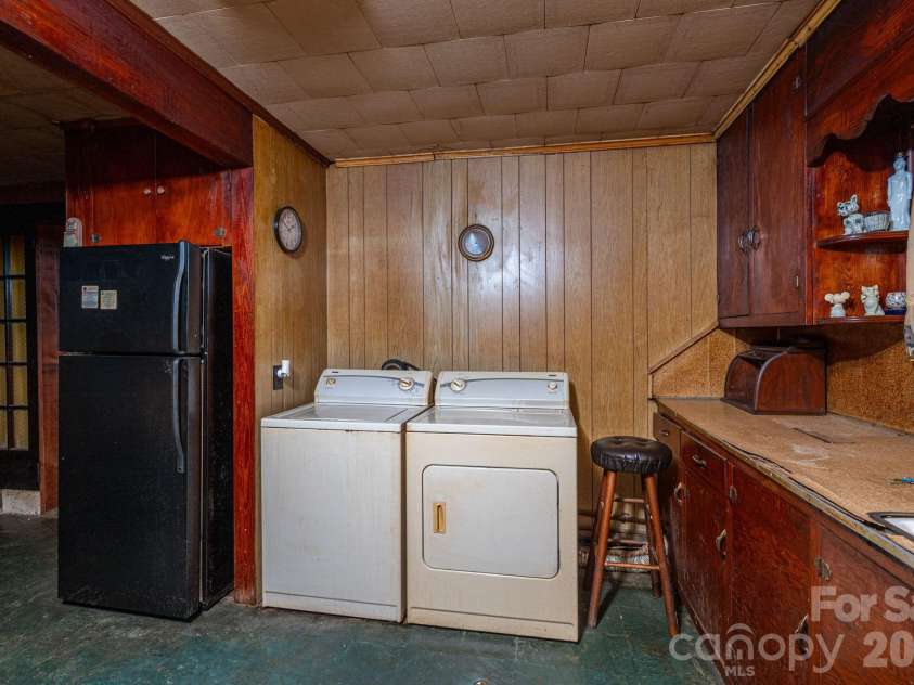 1354 Harless Road, Lincolnton, NC 28092.  MLS# CAR4360675, YatesRealty ID 6332. Kitchen