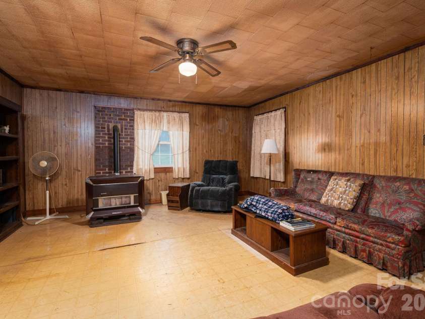 1354 Harless Road, Lincolnton, NC 28092.  MLS# CAR4360675, YatesRealty ID 6332. Living room