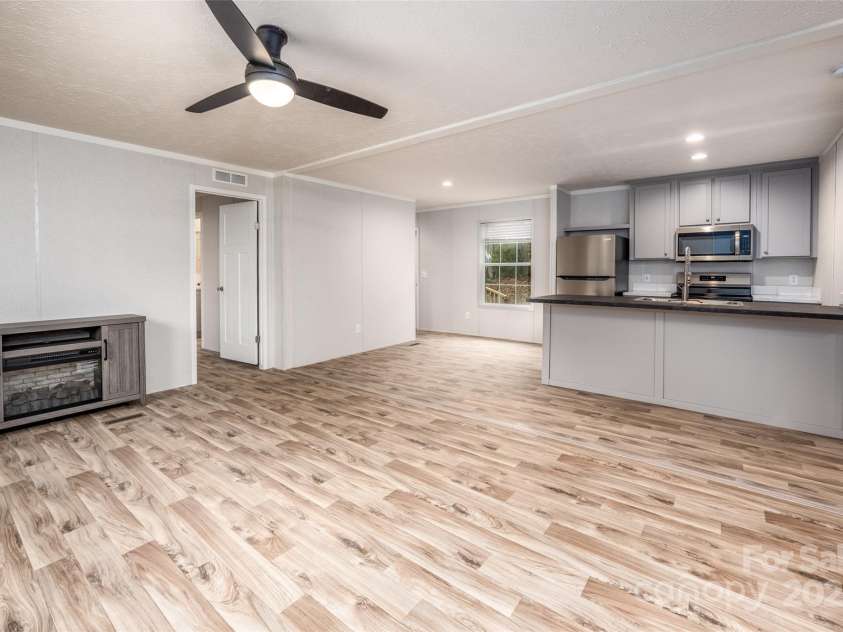 607 Stewart Court, Statesville, NC 28677.  MLS# CAR4211846, YatesRealty ID 6332. 