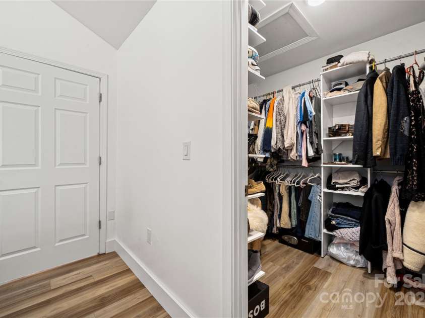 7219 Morningdew Court, Denver, NC 28037.  MLS# CAR4233795, YatesRealty ID 6333. Main closet