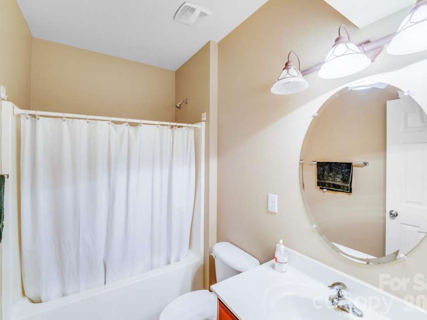 9433 Stonebridge Way, Mint Hill, NC 28227.  MLS# CAR4352110, YatesRealty ID 6333. Basement Full Bath