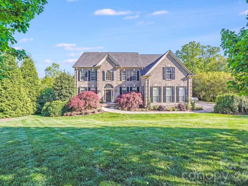 9433 Stonebridge Way, Mint Hill, NC 28227.  MLS# CAR4352110, YatesRealty ID 6333. Front of Home