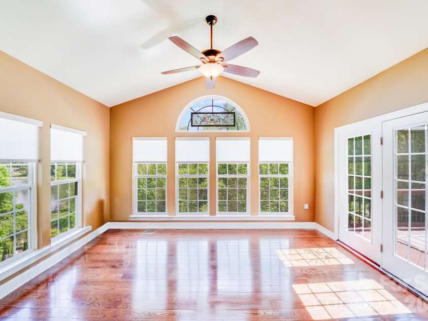 9433 Stonebridge Way, Mint Hill, NC 28227.  MLS# CAR4352110, YatesRealty ID 6333. Morning Room/Sunroom Empty