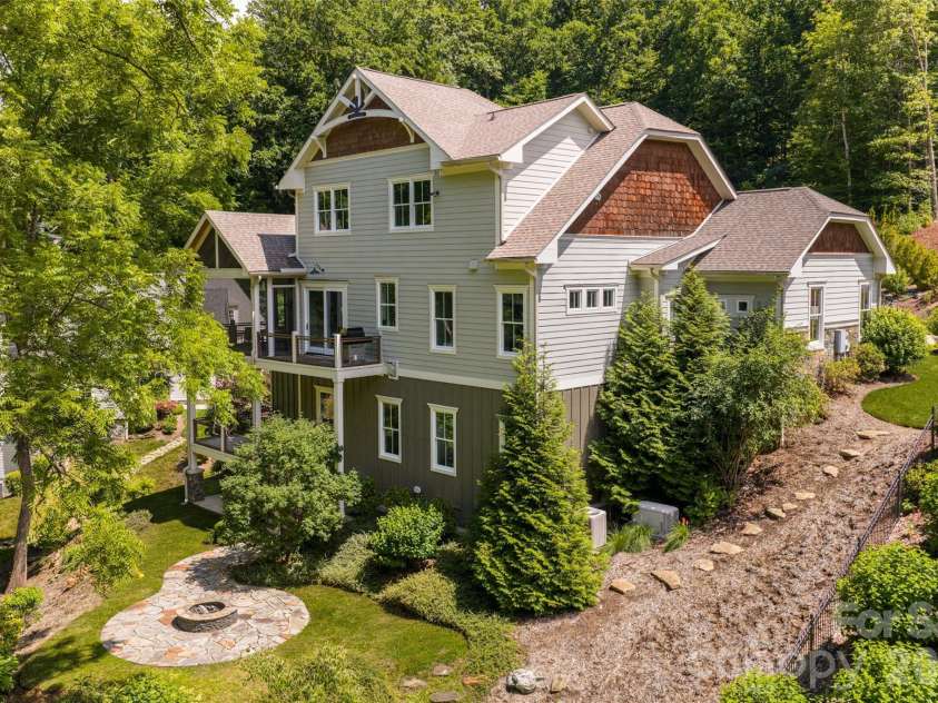 14 Twinflower Trail, Asheville, NC 28804.  MLS# CAR4349117, YatesRealty ID 6335. 