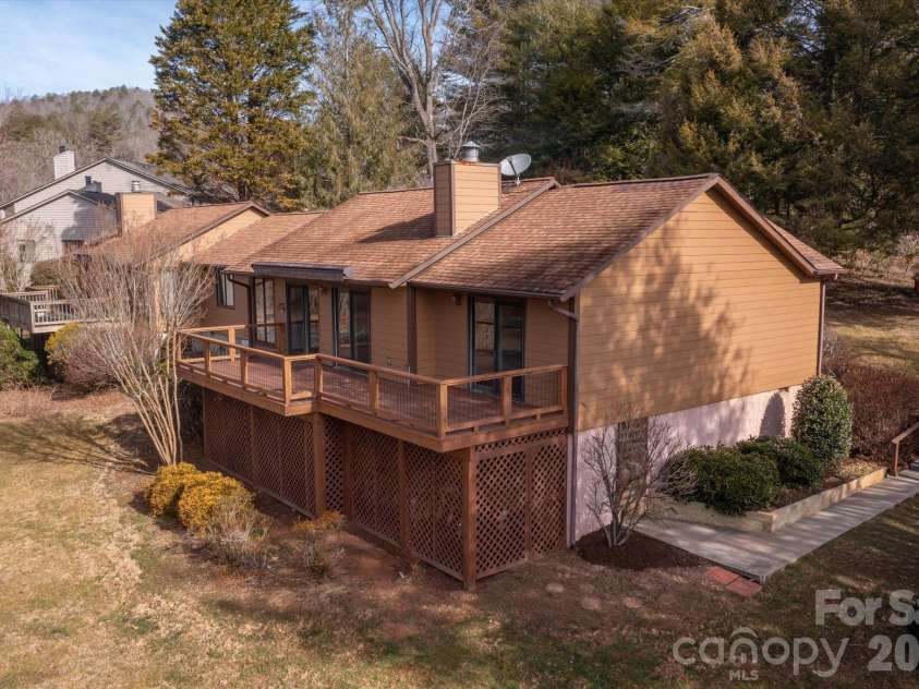 38 Eagle Run, Brevard, NC 28712.  MLS# CAR4337134, YatesRealty ID 6336. 