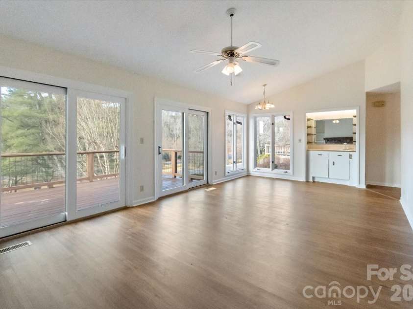 38 Eagle Run, Brevard, NC 28712.  MLS# CAR4337134, YatesRealty ID 6336. 