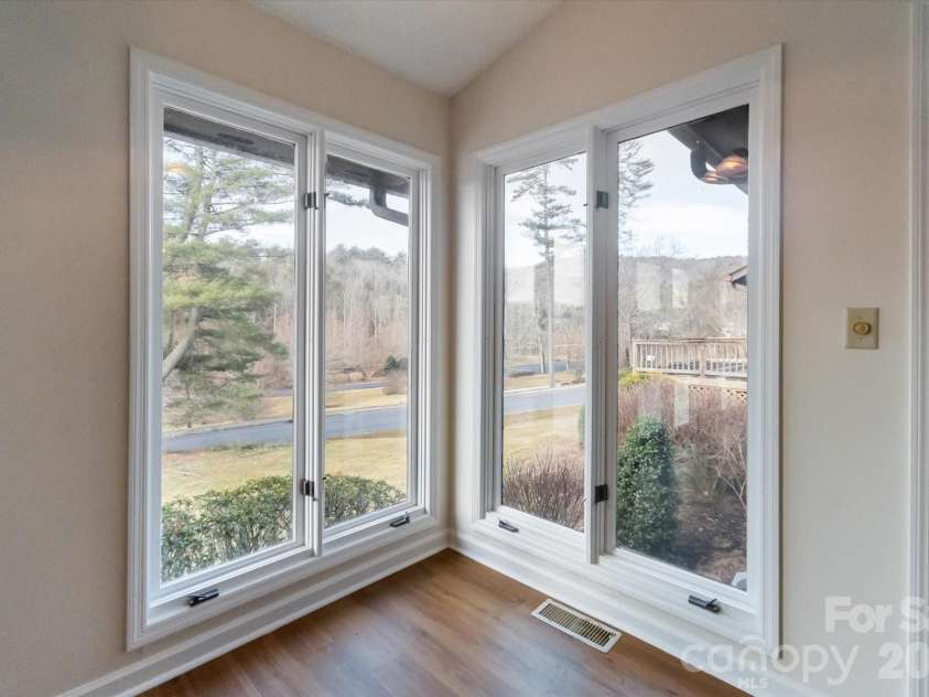 38 Eagle Run, Brevard, NC 28712.  MLS# CAR4337134, YatesRealty ID 6336. 