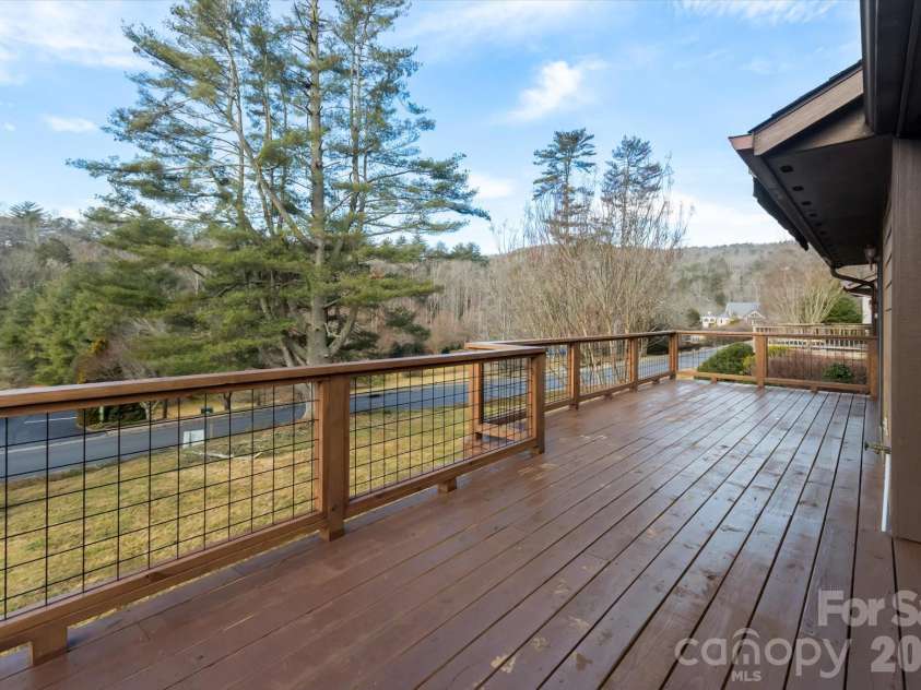 38 Eagle Run, Brevard, NC 28712.  MLS# CAR4337134, YatesRealty ID 6336. 