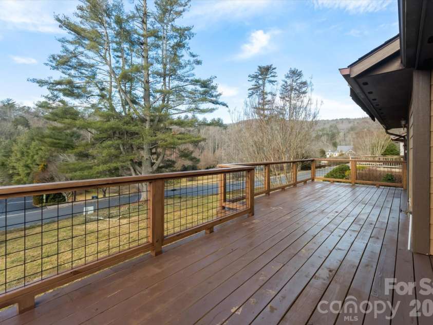 38 Eagle Run, Brevard, NC 28712.  MLS# CAR4337134, YatesRealty ID 6336. 