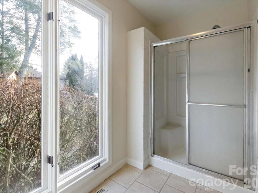 38 Eagle Run, Brevard, NC 28712.  MLS# CAR4337134, YatesRealty ID 6336. 