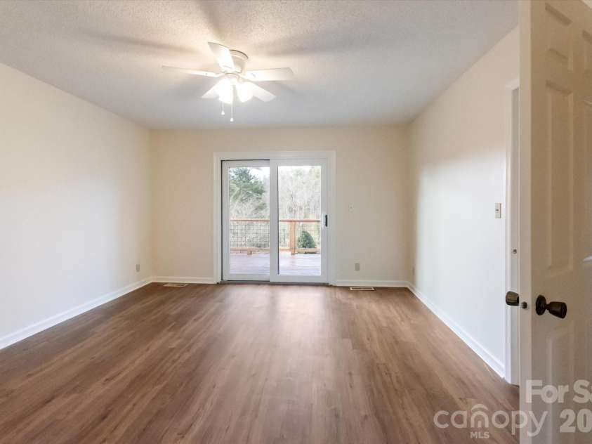 38 Eagle Run, Brevard, NC 28712.  MLS# CAR4337134, YatesRealty ID 6336. 