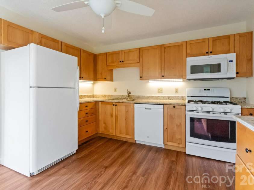 38 Eagle Run, Brevard, NC 28712.  MLS# CAR4337134, YatesRealty ID 6336. 