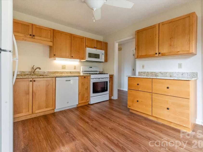 38 Eagle Run, Brevard, NC 28712.  MLS# CAR4337134, YatesRealty ID 6336. 