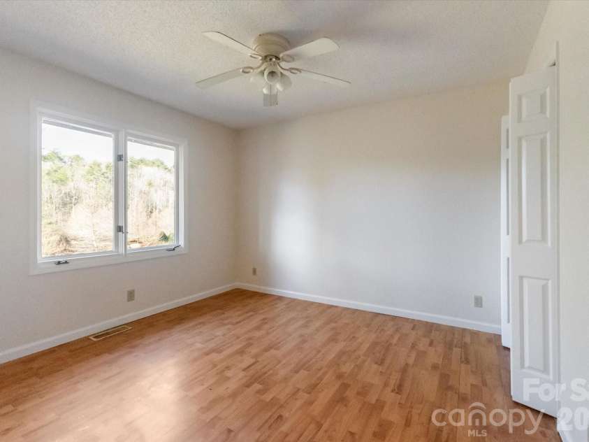 38 Eagle Run, Brevard, NC 28712.  MLS# CAR4337134, YatesRealty ID 6336. 