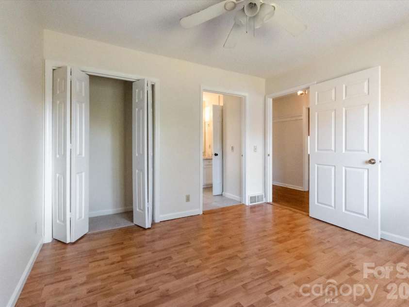 38 Eagle Run, Brevard, NC 28712.  MLS# CAR4337134, YatesRealty ID 6336. 