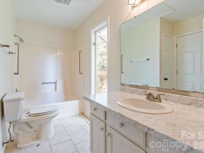 38 Eagle Run, Brevard, NC 28712.  MLS# CAR4337134, YatesRealty ID 6336. 