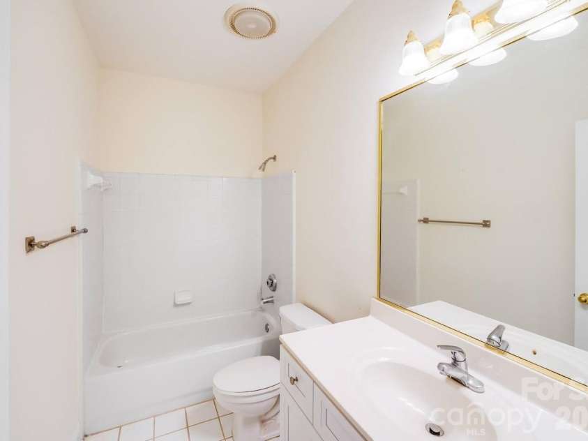 5601 Fairview Road, Charlotte, NC 28209.  MLS# CAR4302815, YatesRealty ID 6337. 3rd bath