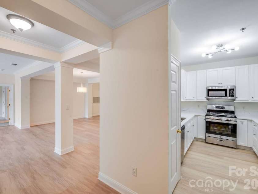 5601 Fairview Road, Charlotte, NC 28209.  MLS# CAR4302815, YatesRealty ID 6337. 