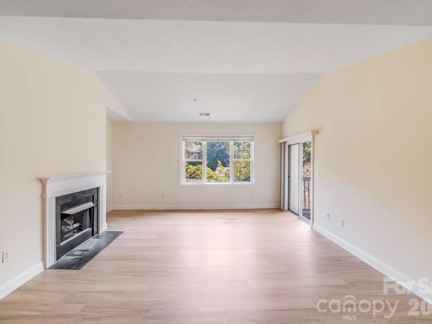 5601 Fairview Road, Charlotte, NC 28209.  MLS# CAR4302815, YatesRealty ID 6337. 