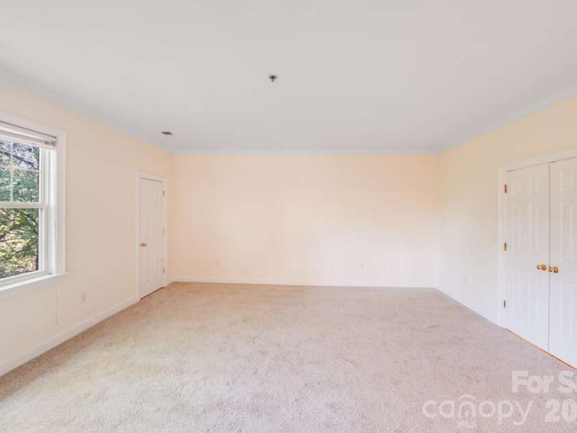 5601 Fairview Road, Charlotte, NC 28209.  MLS# CAR4302815, YatesRealty ID 6337. 