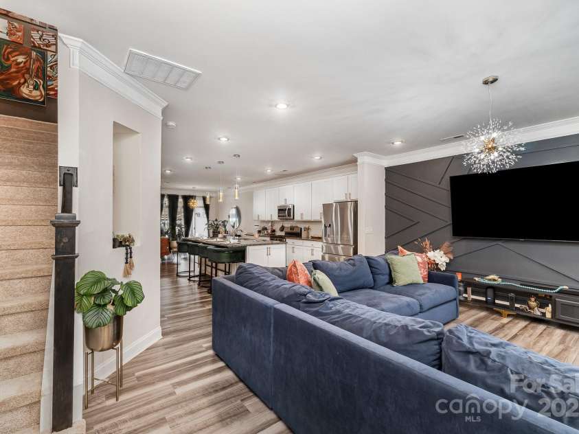 2130 Blewett Drive, Charlotte, NC 28269.  MLS# CAR4229070, YatesRealty ID 6338. 