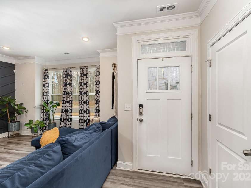 2130 Blewett Drive, Charlotte, NC 28269.  MLS# CAR4229070, YatesRealty ID 6338. 