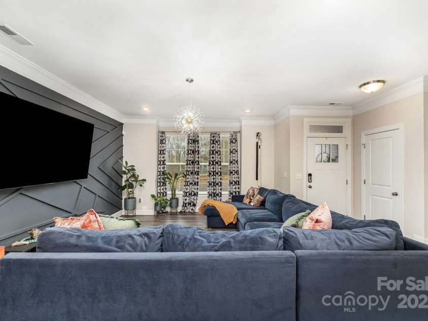 2130 Blewett Drive, Charlotte, NC 28269.  MLS# CAR4229070, YatesRealty ID 6338. 