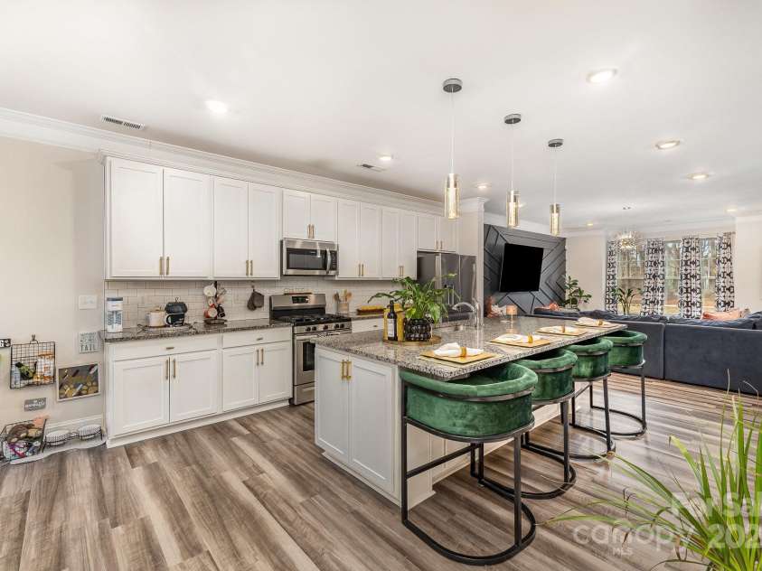 2130 Blewett Drive, Charlotte, NC 28269.  MLS# CAR4229070, YatesRealty ID 6338. 